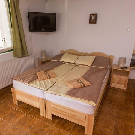 Gadoros Vendeghaz Hotel Egerszalok Bagian luar foto