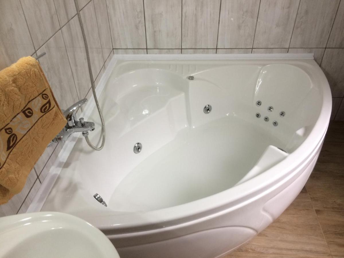 Gadoros Vendeghaz Hotel Egerszalok Bagian luar foto