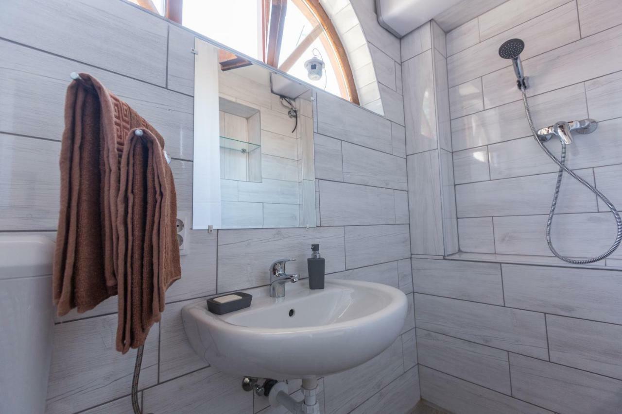 Gadoros Vendeghaz Hotel Egerszalok Bagian luar foto