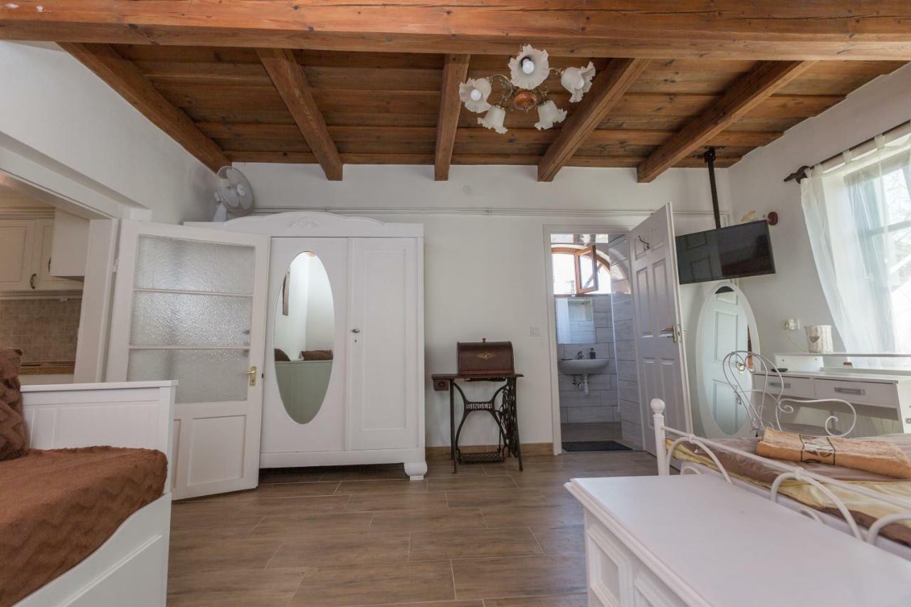 Gadoros Vendeghaz Hotel Egerszalok Bagian luar foto