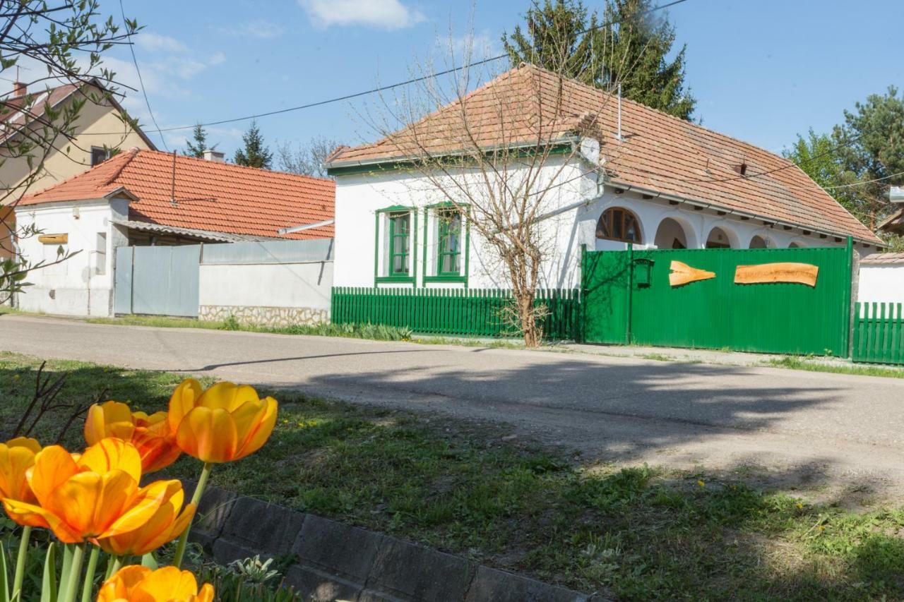 Gadoros Vendeghaz Hotel Egerszalok Bagian luar foto