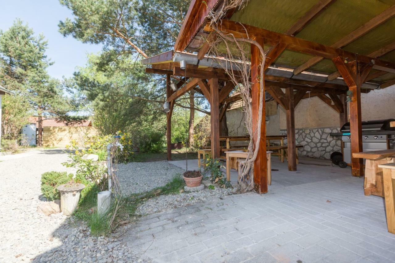 Gadoros Vendeghaz Hotel Egerszalok Bagian luar foto