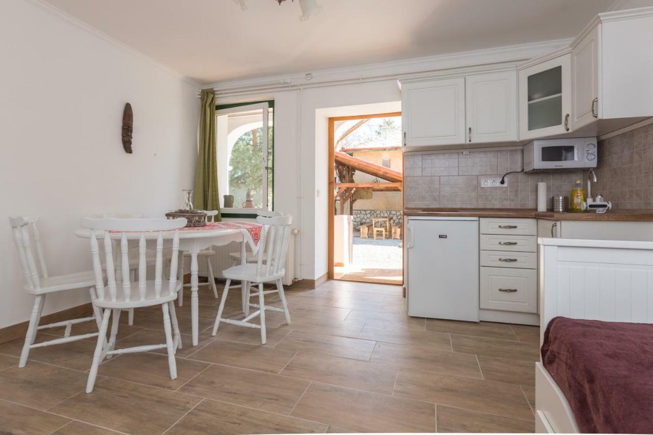 Gadoros Vendeghaz Hotel Egerszalok Bagian luar foto
