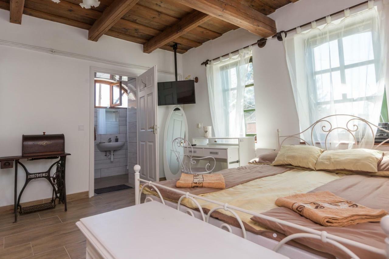 Gadoros Vendeghaz Hotel Egerszalok Bagian luar foto