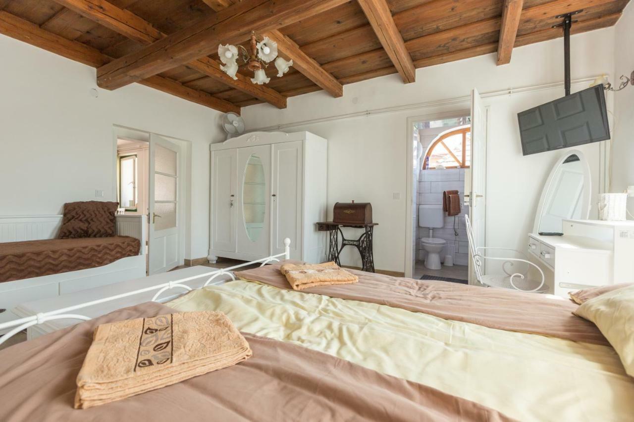 Gadoros Vendeghaz Hotel Egerszalok Bagian luar foto