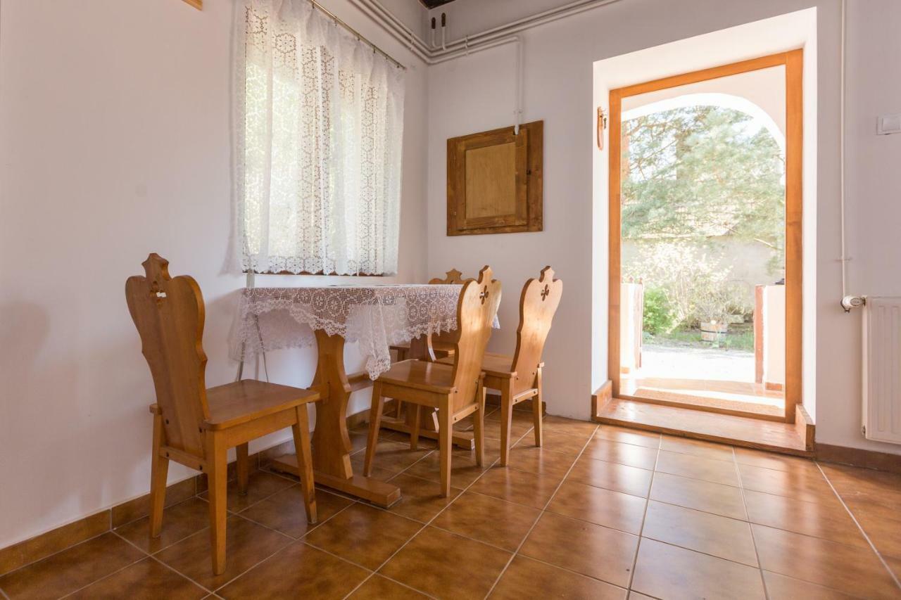 Gadoros Vendeghaz Hotel Egerszalok Bagian luar foto