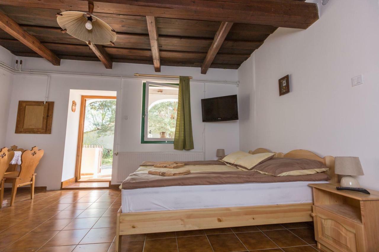Gadoros Vendeghaz Hotel Egerszalok Bagian luar foto