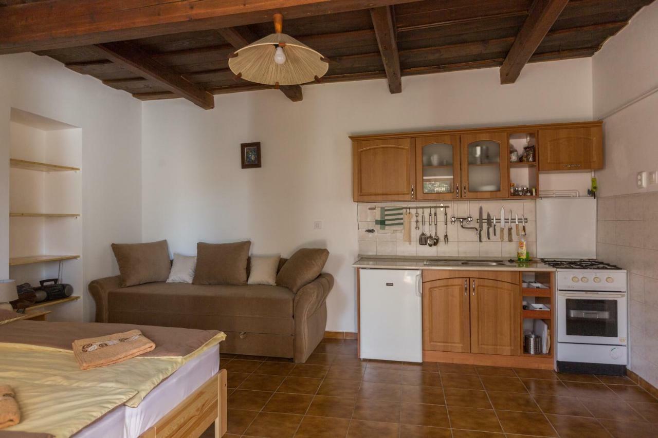 Gadoros Vendeghaz Hotel Egerszalok Bagian luar foto