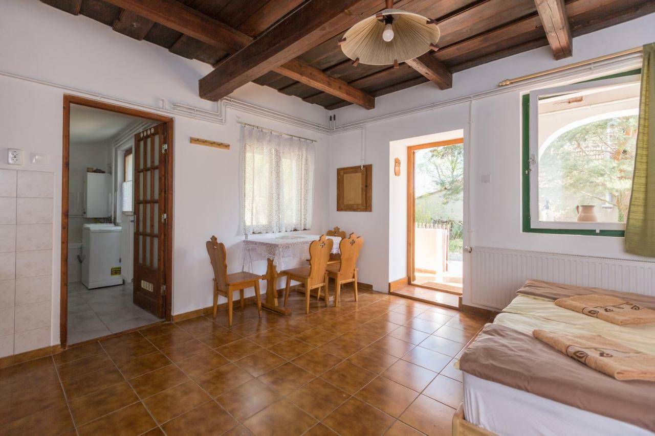 Gadoros Vendeghaz Hotel Egerszalok Bagian luar foto