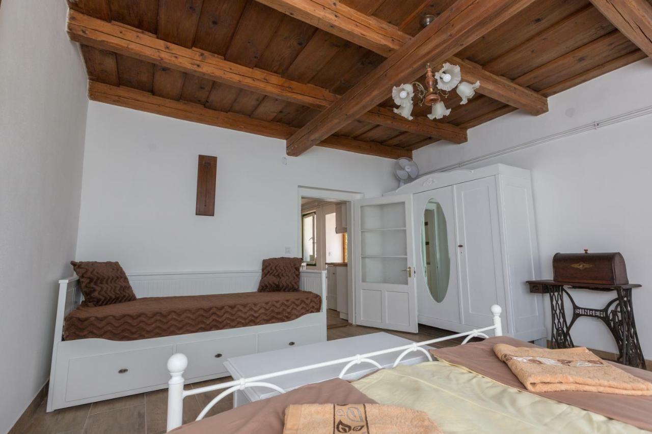 Gadoros Vendeghaz Hotel Egerszalok Bagian luar foto