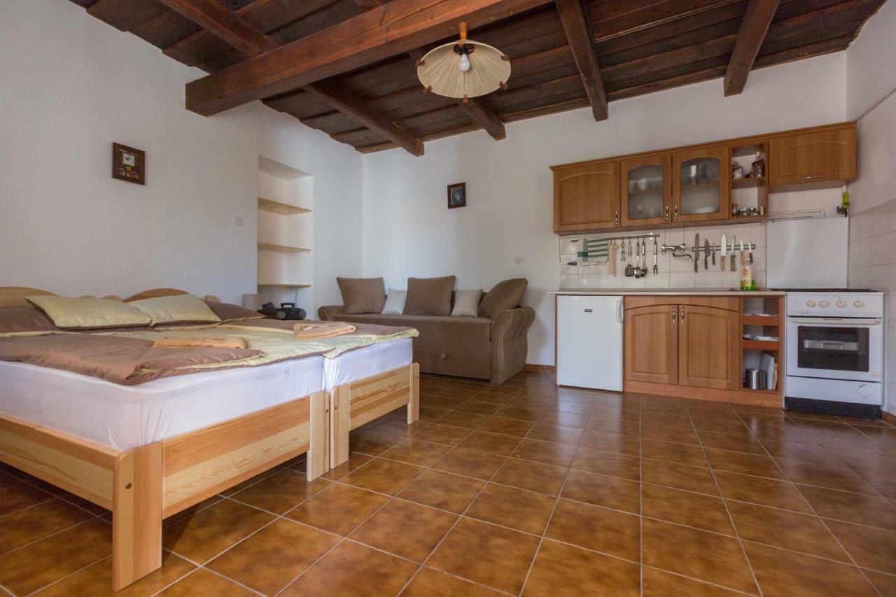 Gadoros Vendeghaz Hotel Egerszalok Bagian luar foto