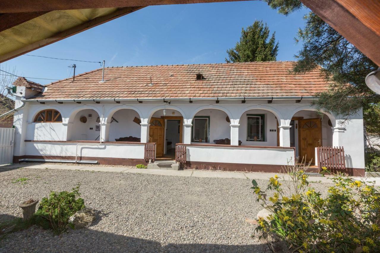 Gadoros Vendeghaz Hotel Egerszalok Bagian luar foto