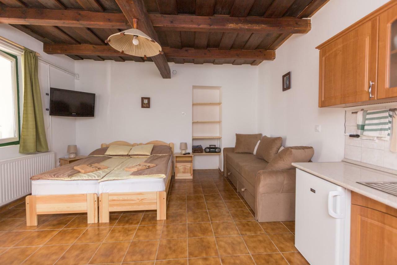 Gadoros Vendeghaz Hotel Egerszalok Bagian luar foto