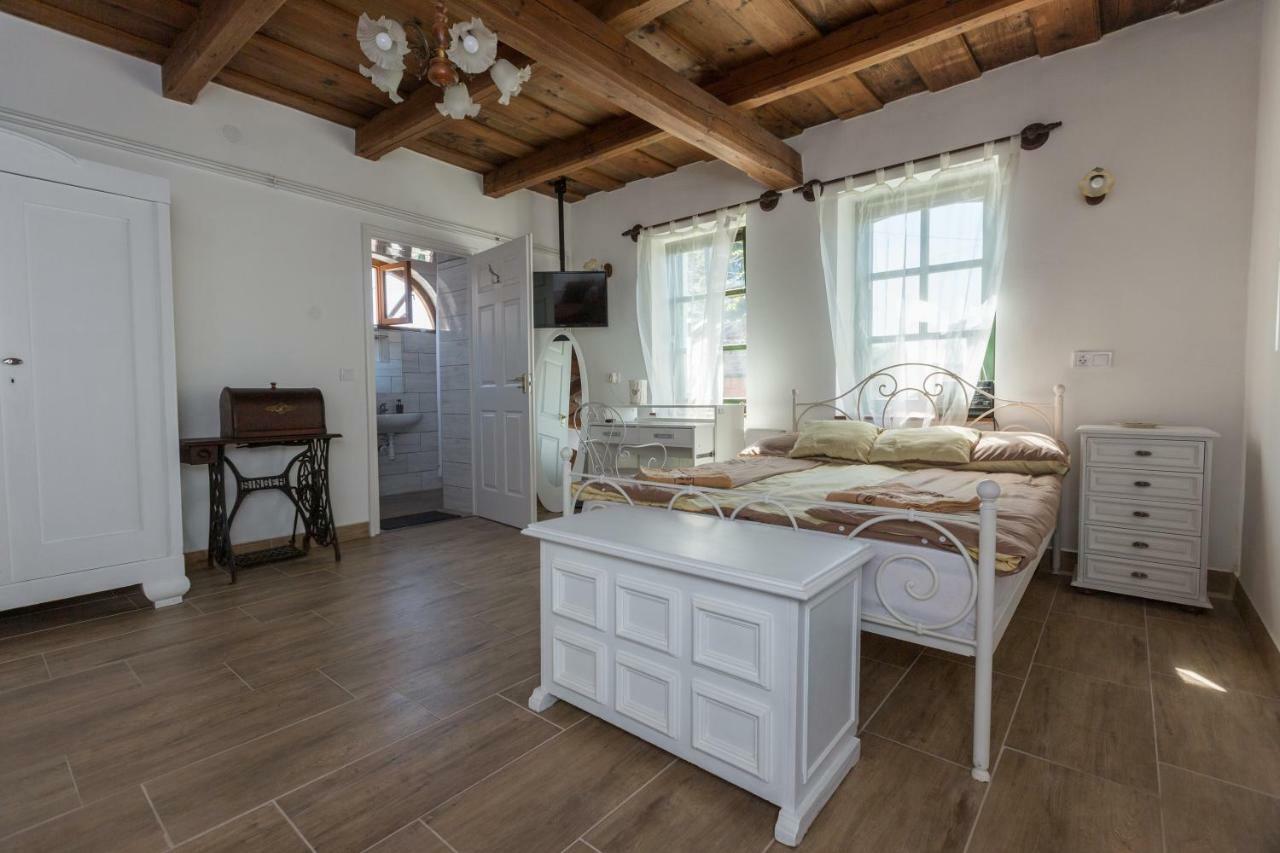 Gadoros Vendeghaz Hotel Egerszalok Bagian luar foto