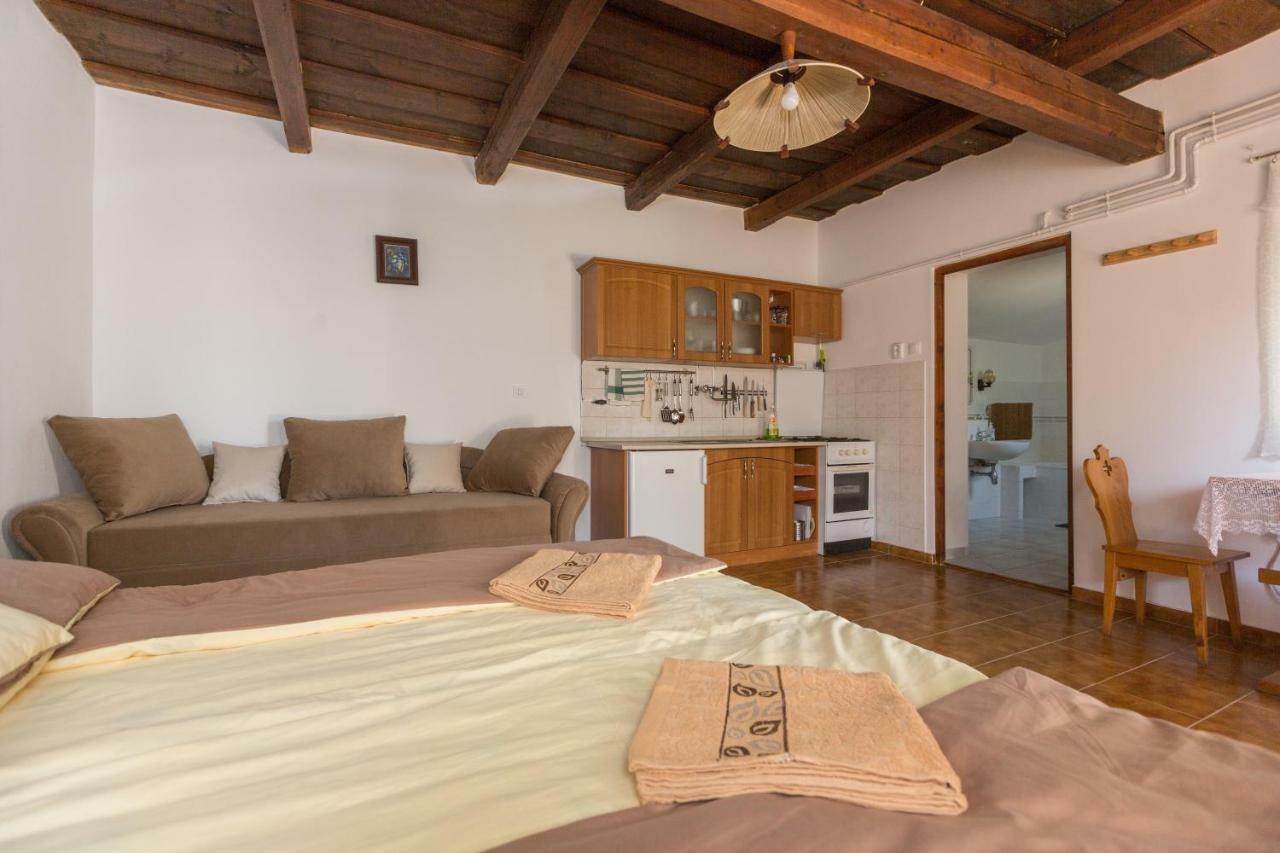 Gadoros Vendeghaz Hotel Egerszalok Bagian luar foto