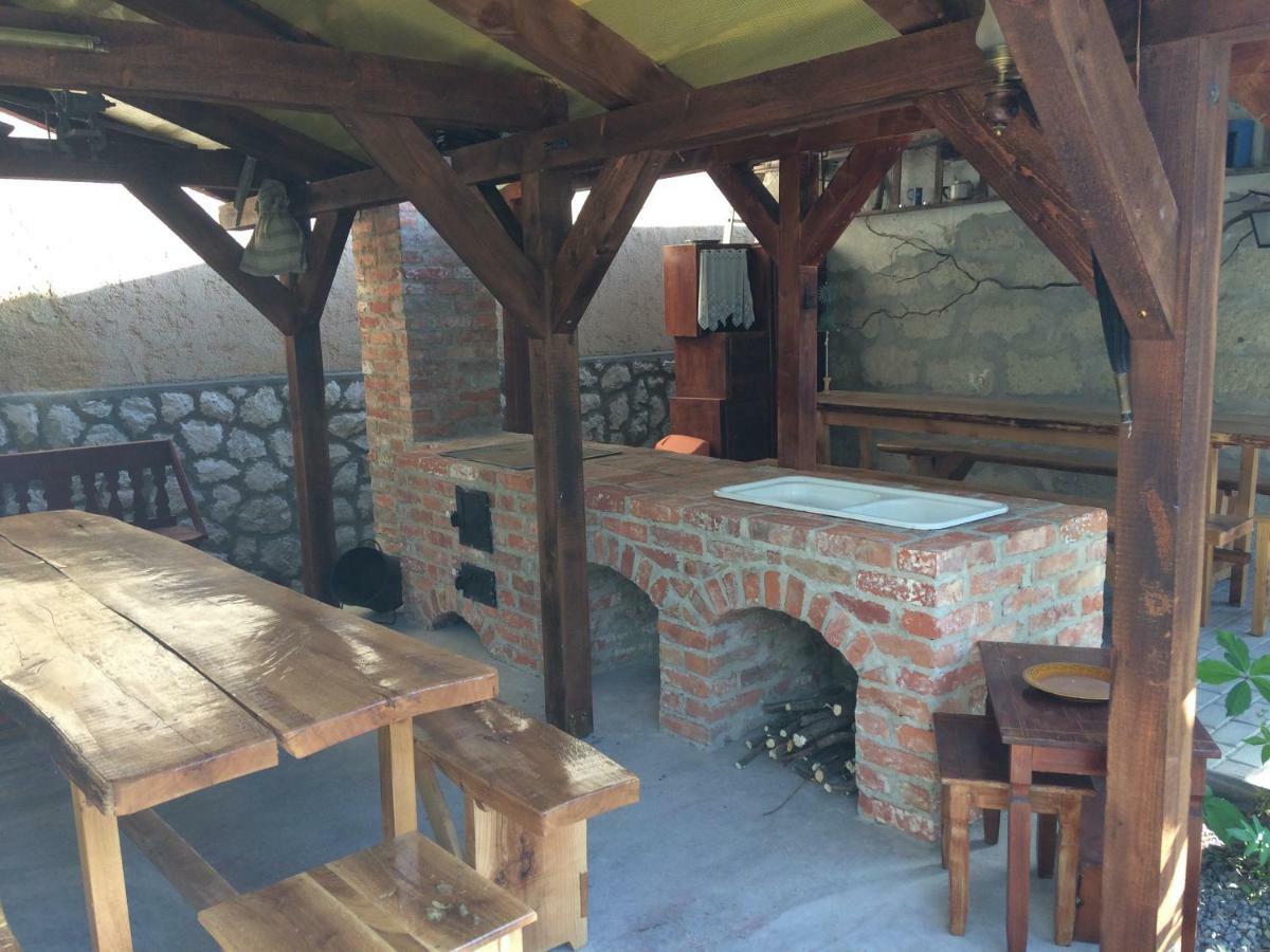 Gadoros Vendeghaz Hotel Egerszalok Bagian luar foto